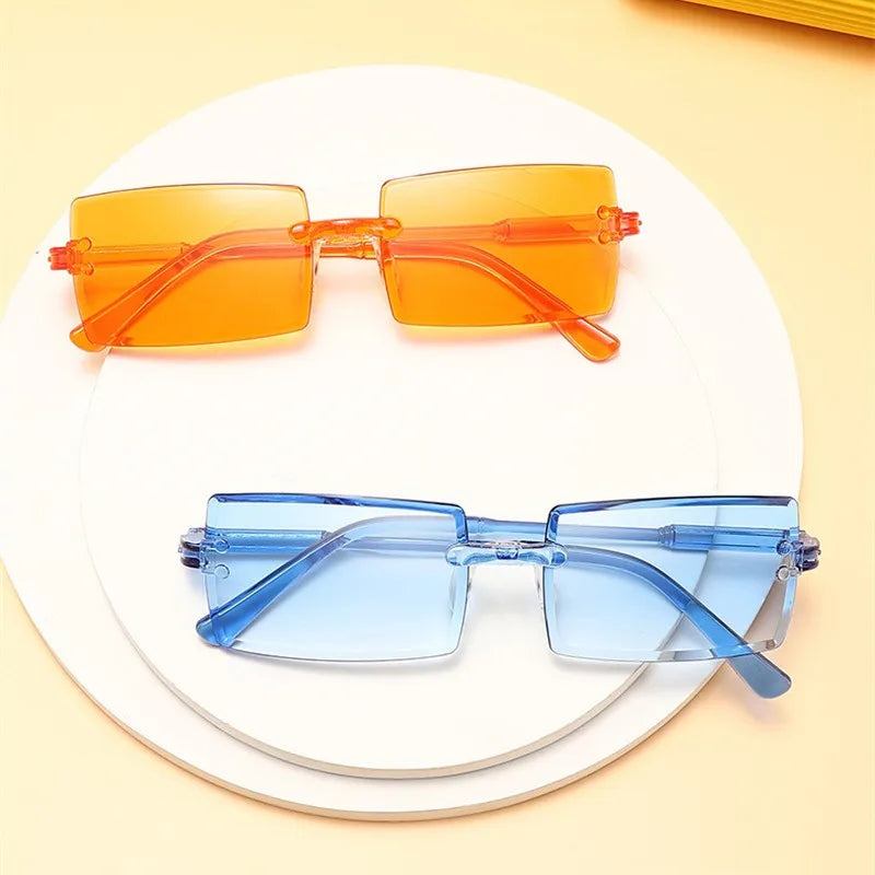 The Signature Oval - Timeless Vintage Frames