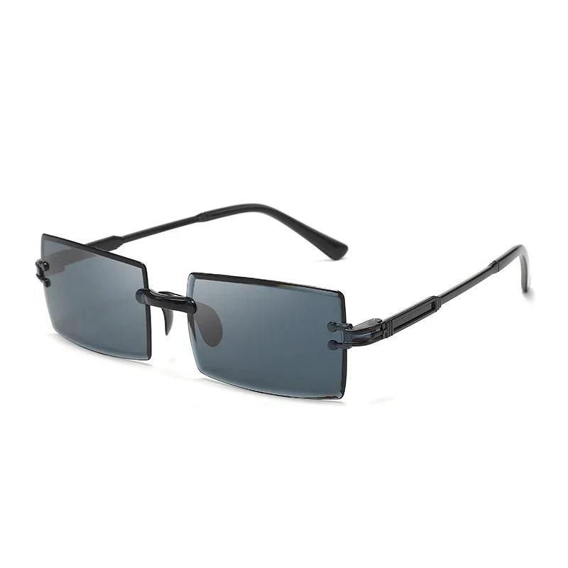 The Signature Oval - Timeless Vintage Frames