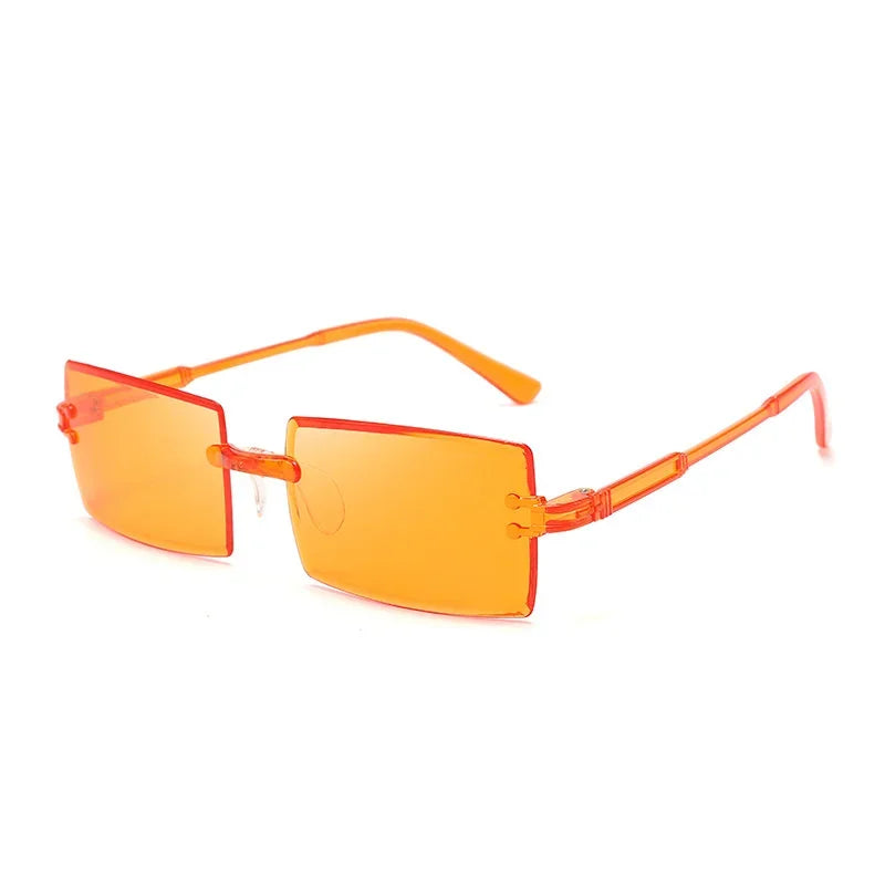 The Signature Oval - Timeless Vintage Frames
